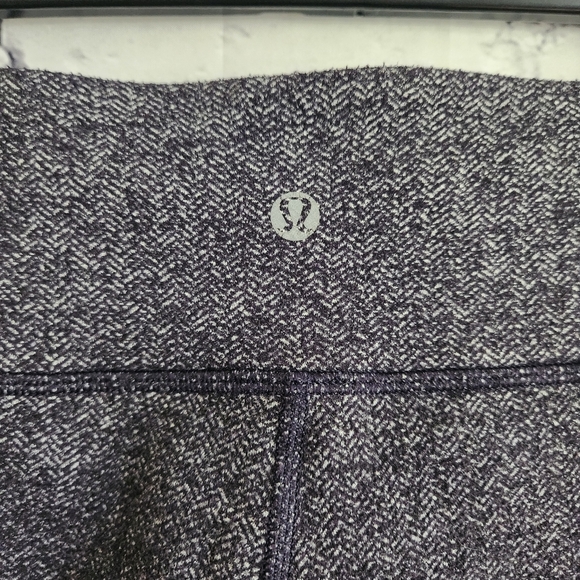 Lululemon Wunder Under Leggings - Picture 10 of 11